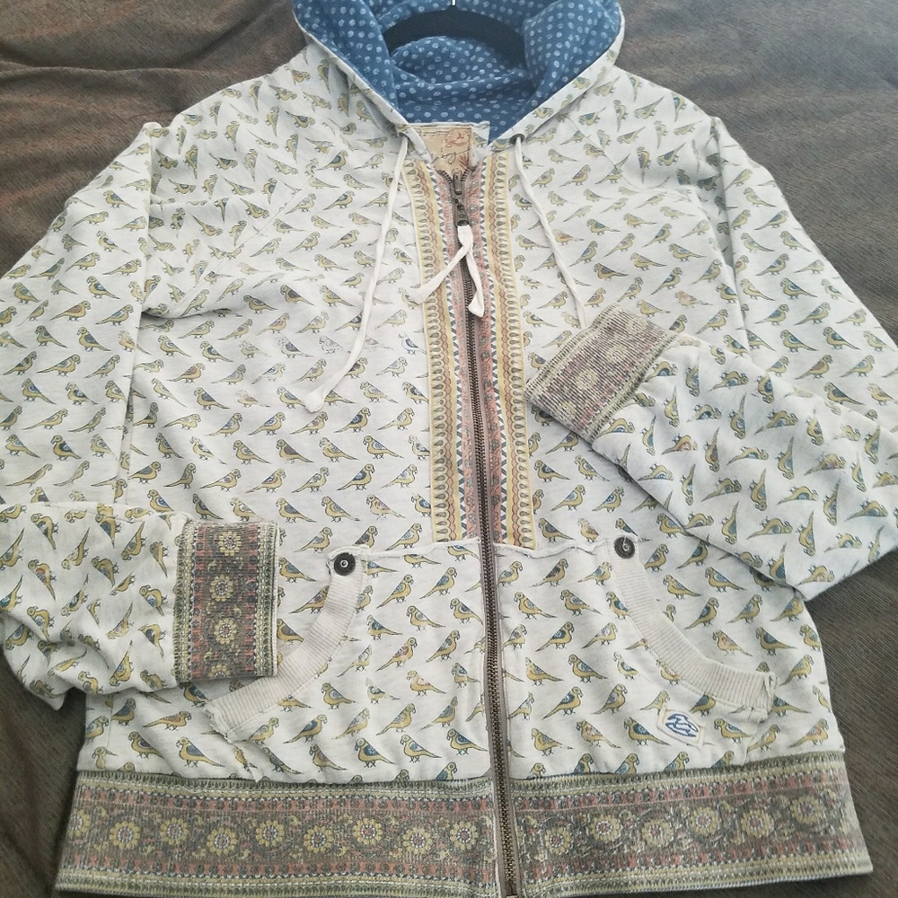 L billabong hoodie with bird & floral print